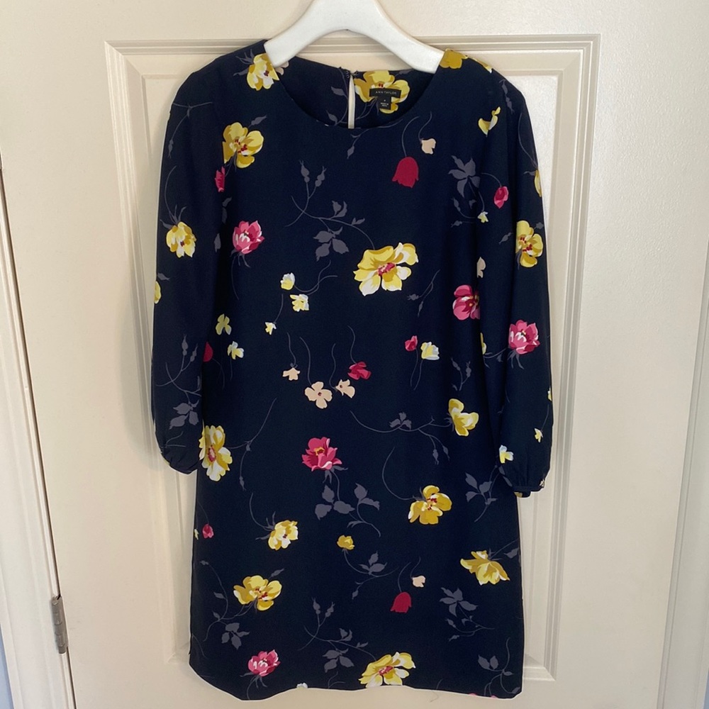 Ann Taylor floral dress Size 4